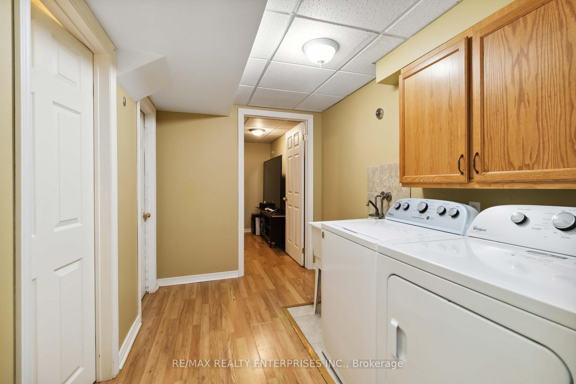 3 Bedrooms Condo at 1588 South Parade, Mississauga For sale