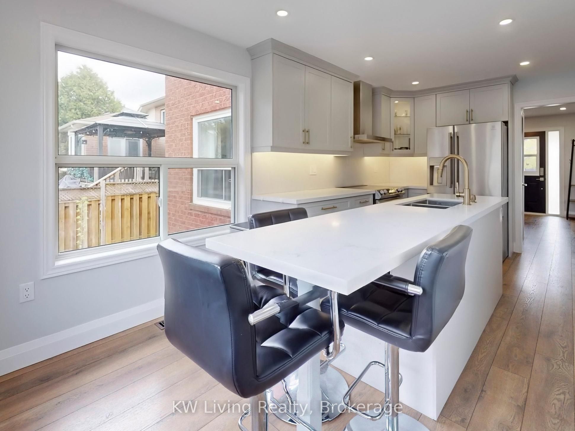 18 Amberview Drive