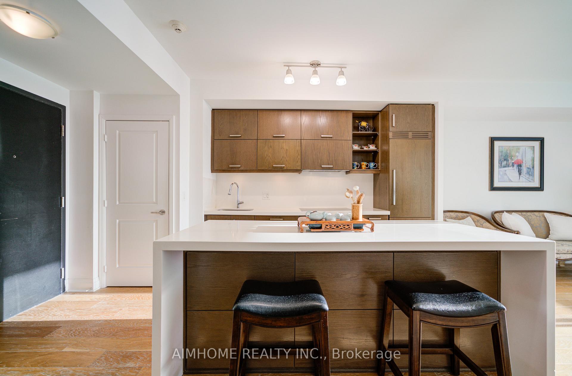 2 Bedrooms Condo at 1080 Bay, Toronto For sale