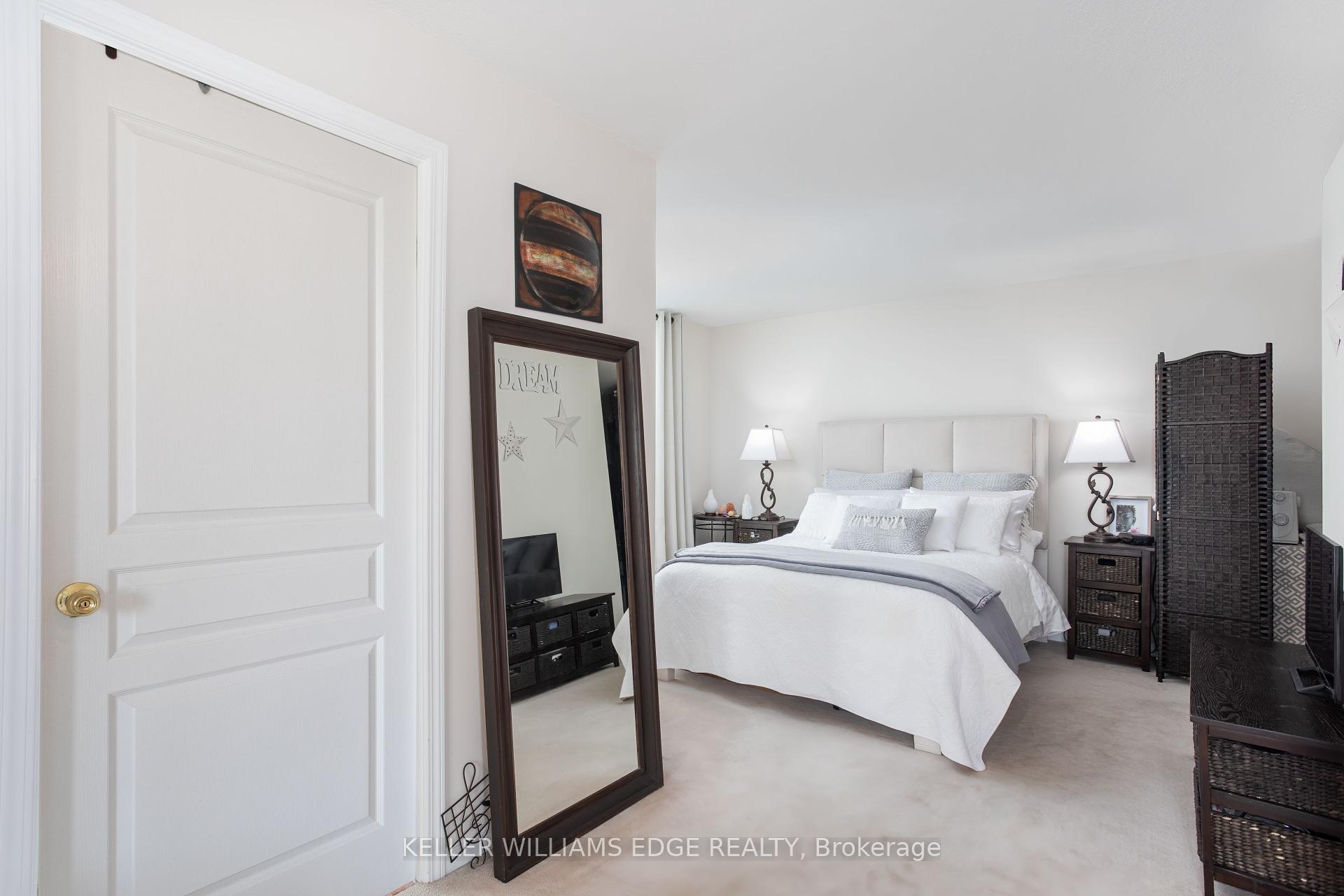 1 Bedroom Condo at 2585 Erin Centre,  Mississauga For sale