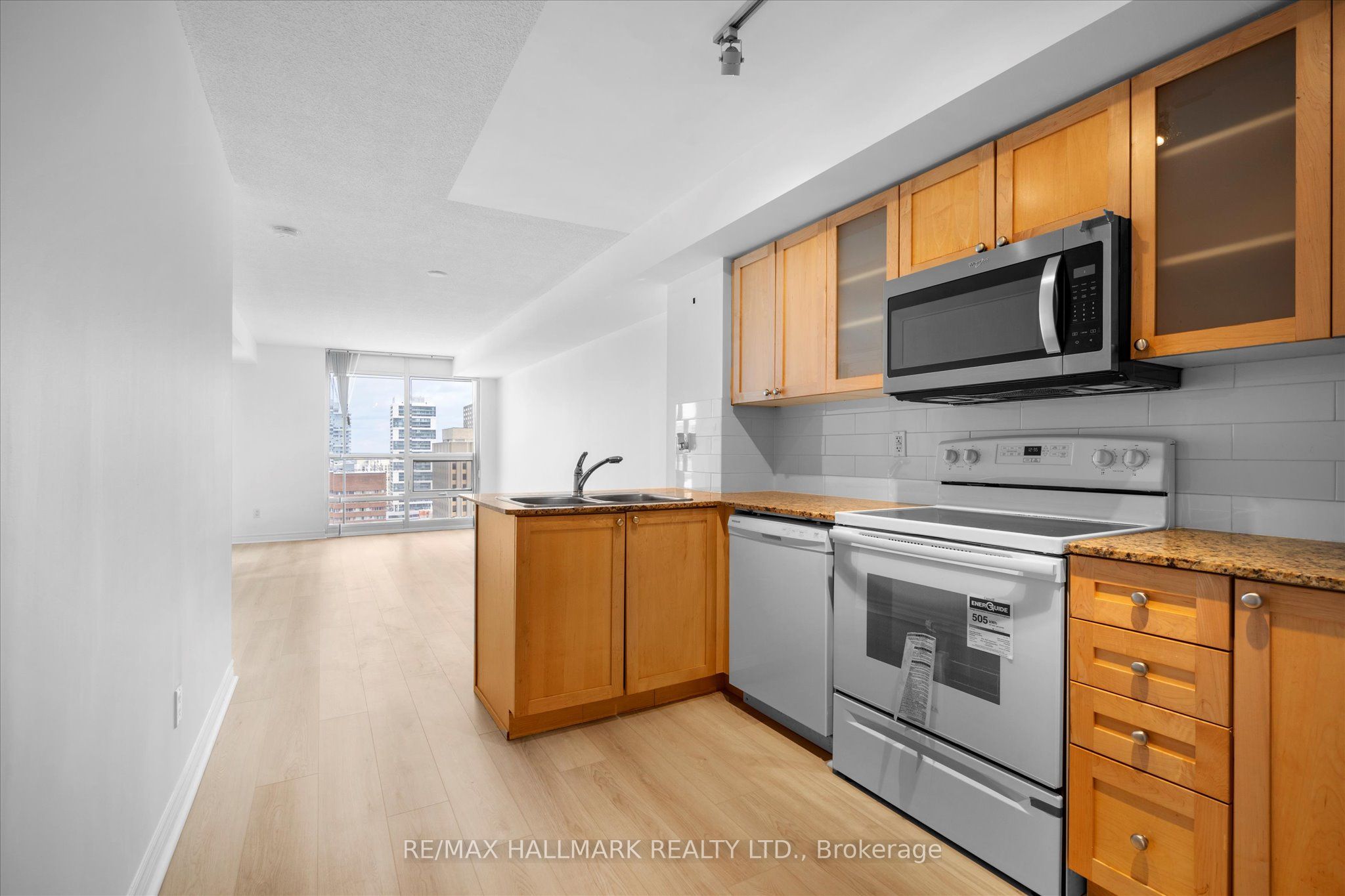 761 Bay Street, #2303