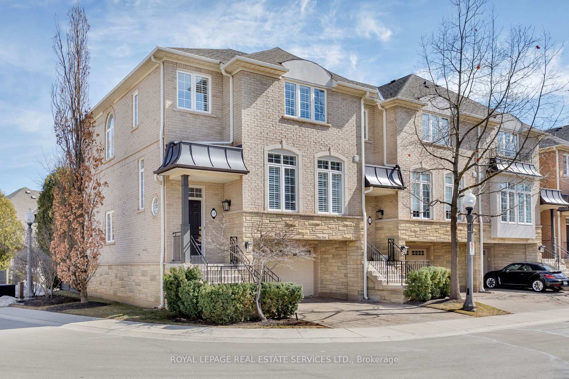 3 Bedrooms Condo at 1267 Dorval, Oakville For sale