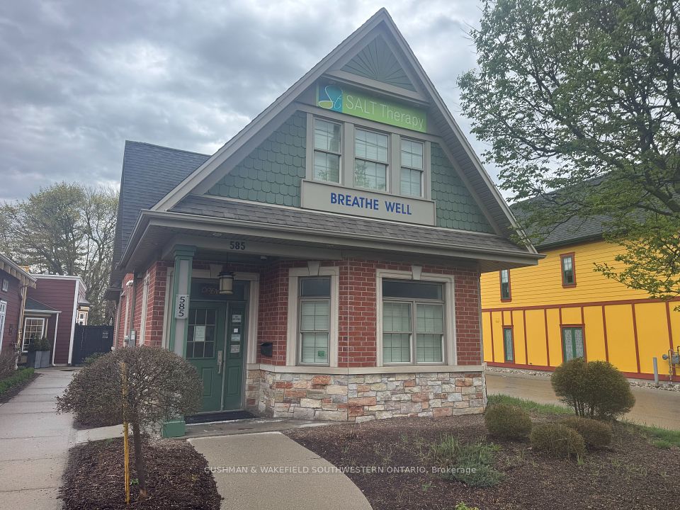 585 Oxford