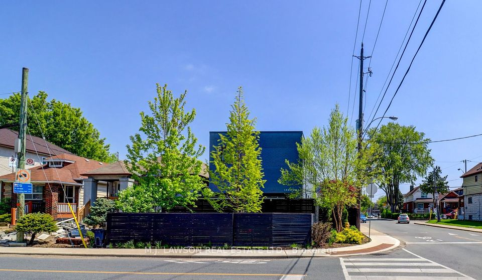 1 Eastdale Avenue, Toronto, ON M4C 4Z8