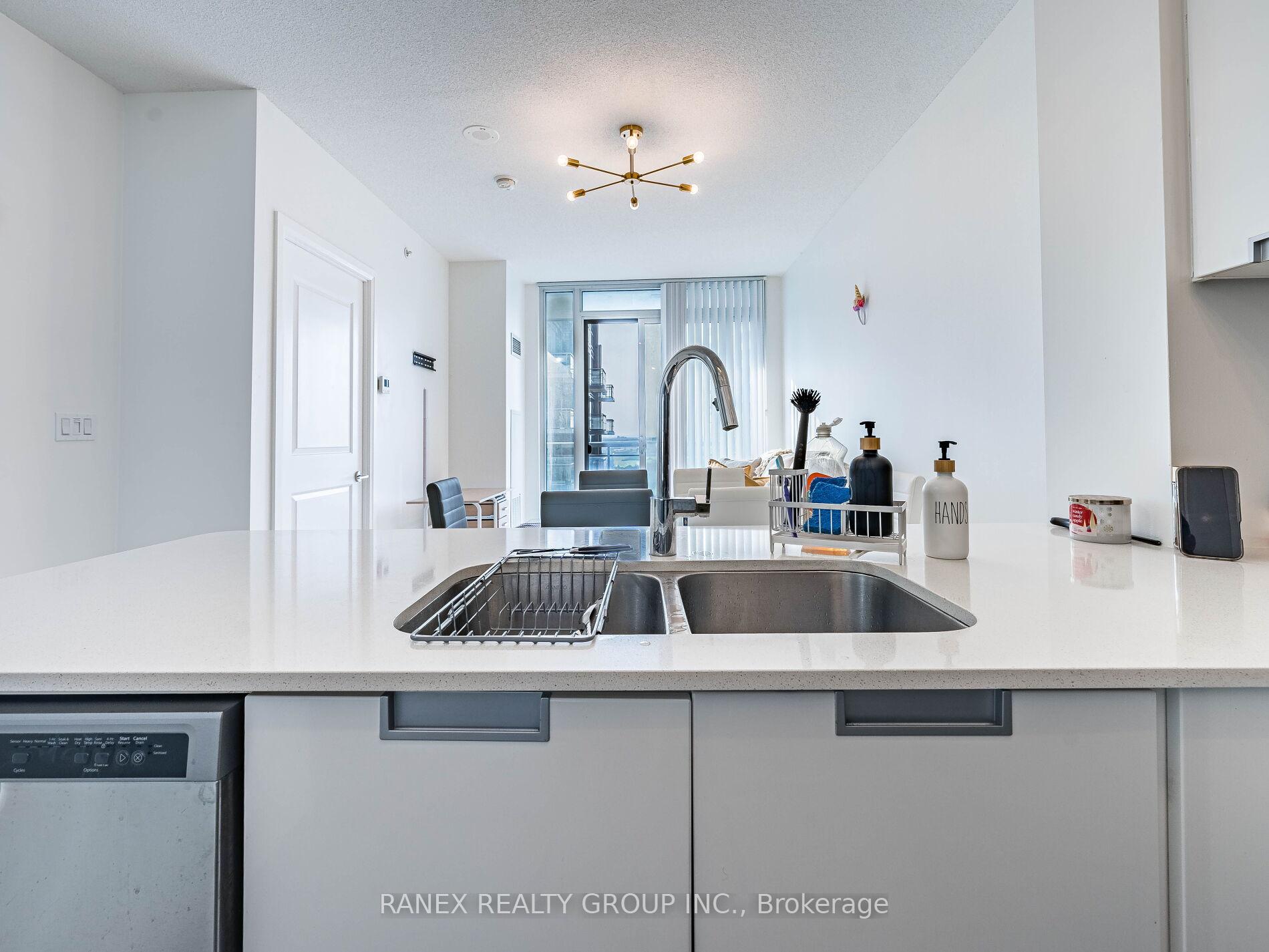 2 Bedrooms Condo at 5025 Four Springs, Mississauga For sale