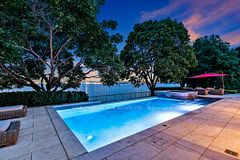 90 Oaklands Park Court