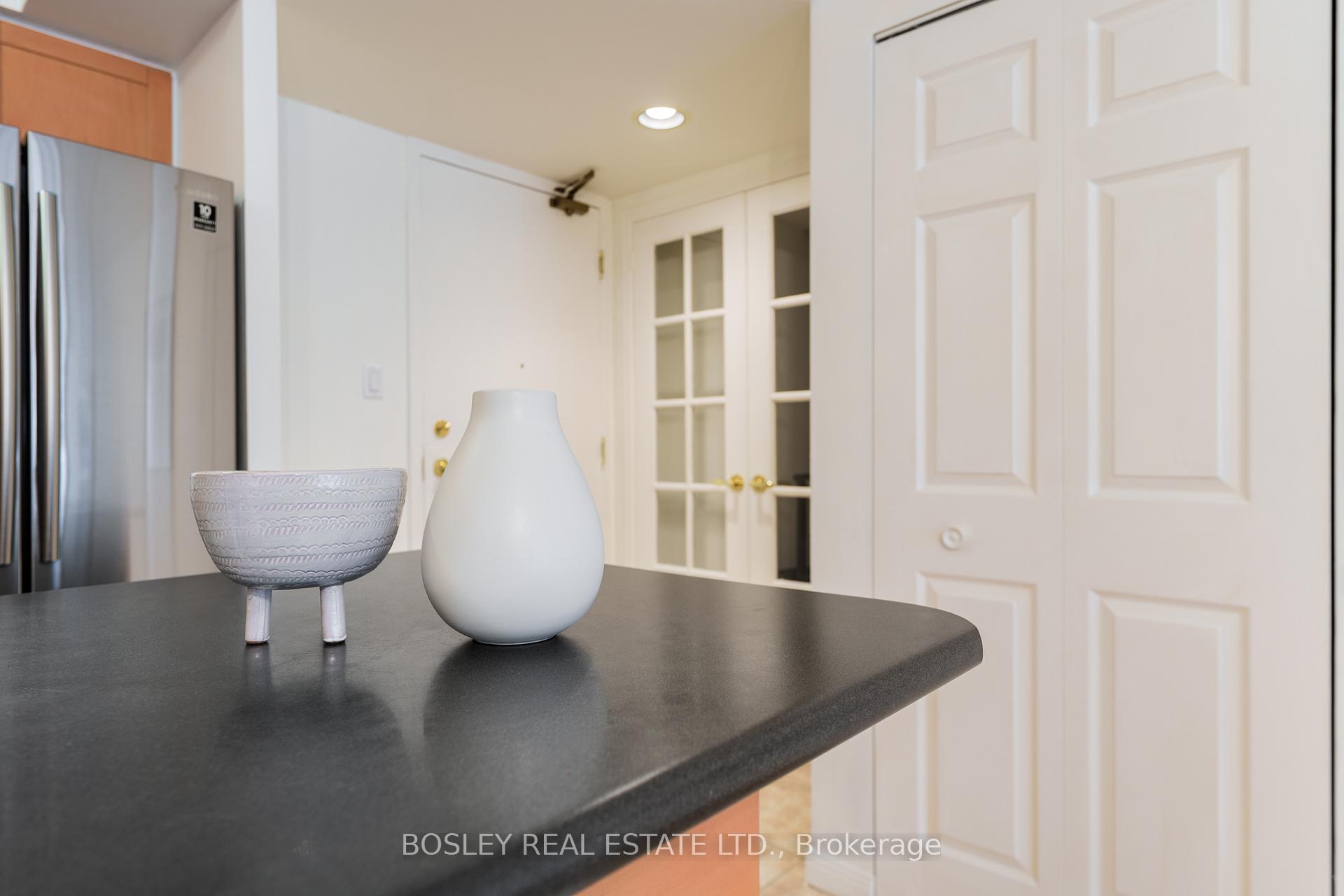 2 Bedrooms Condo at 188 Redpath, Toronto For sale