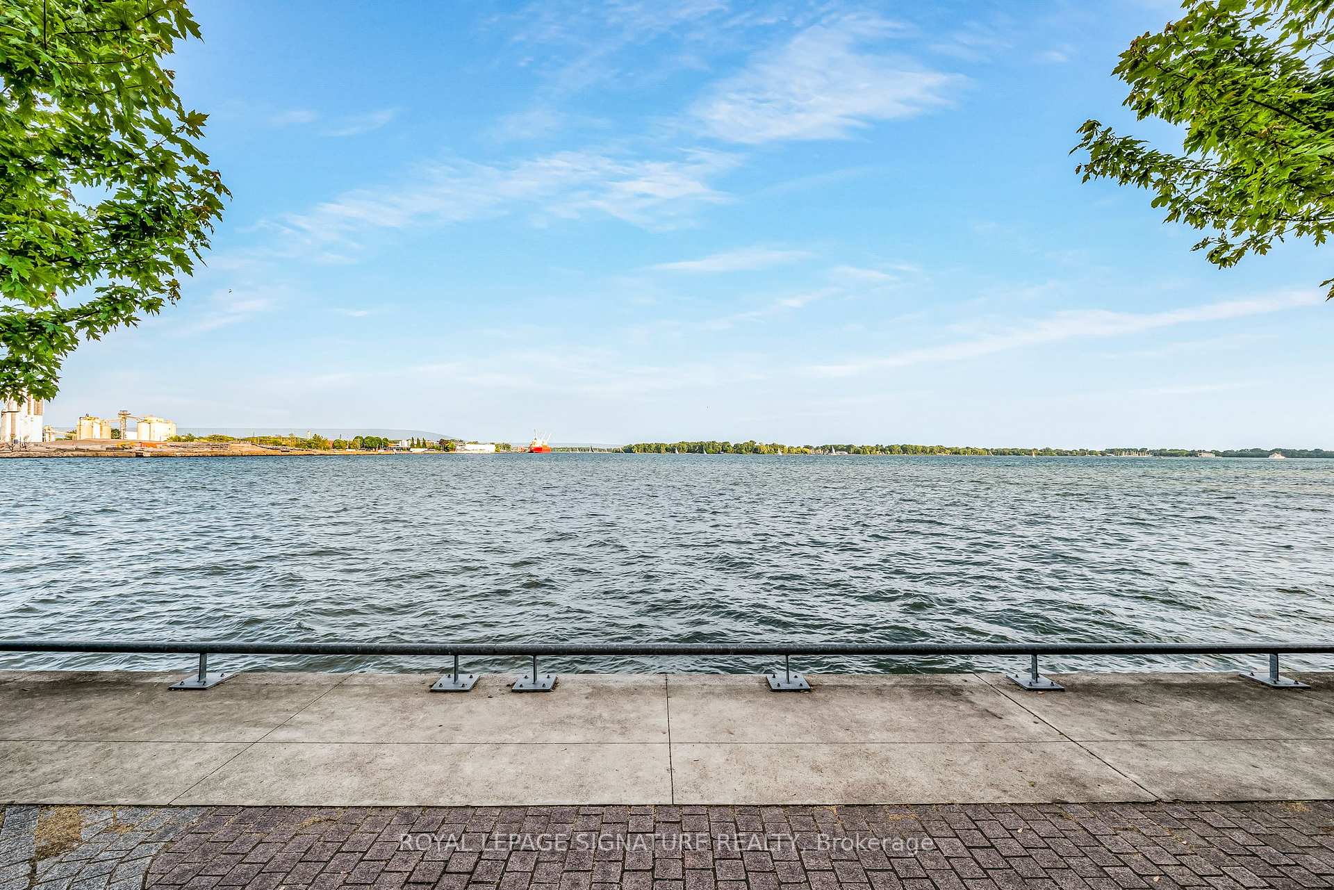 3 Bedrooms Condo at 118 Merchants’ Wharf, Toronto For sale