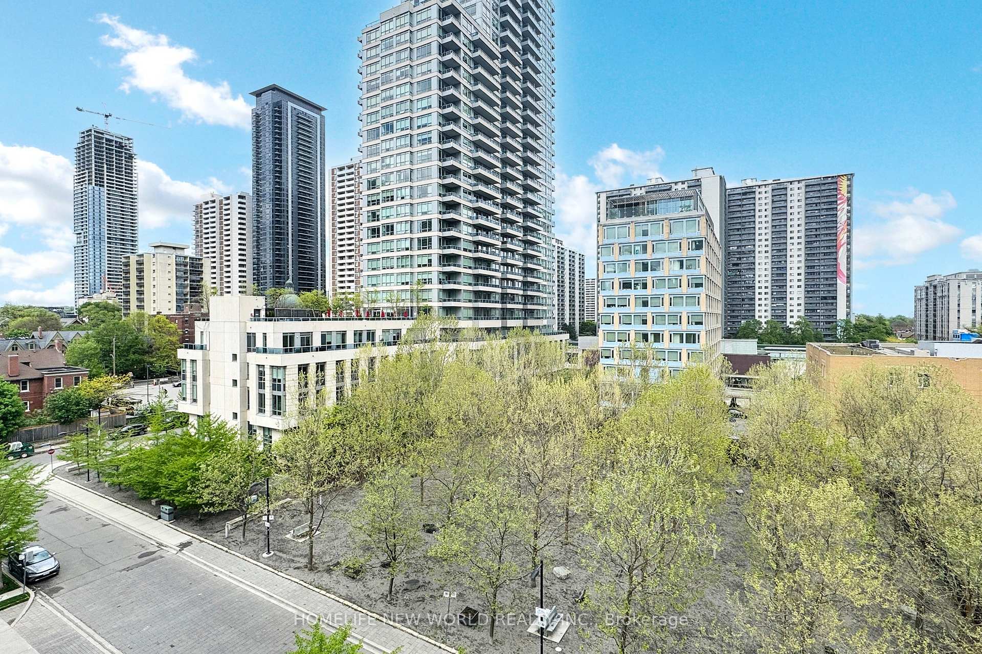 2 Bedrooms Condo at 120 Homewood, Toronto For sale