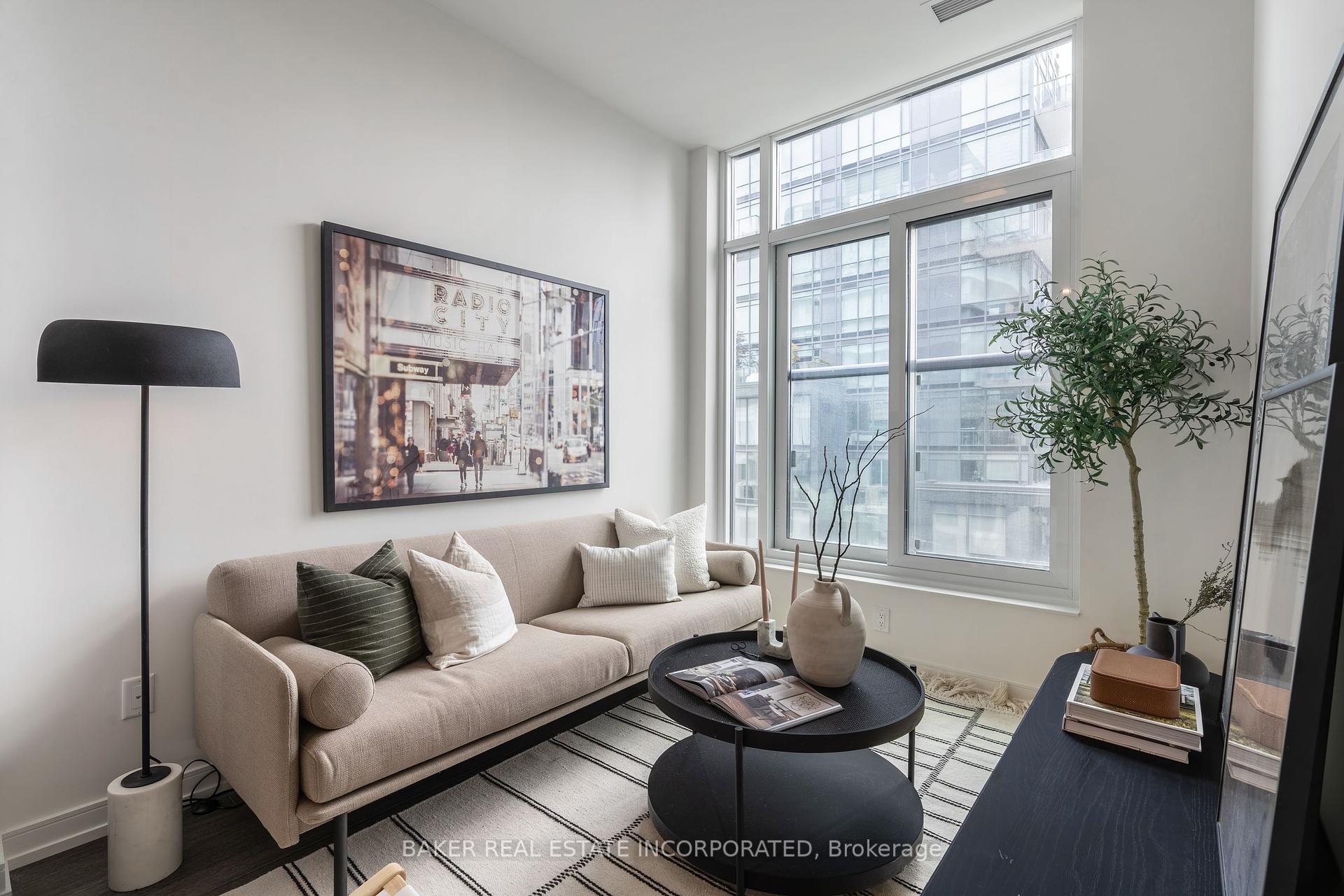 2 Bedrooms Condo at 425 Front, Toronto For sale