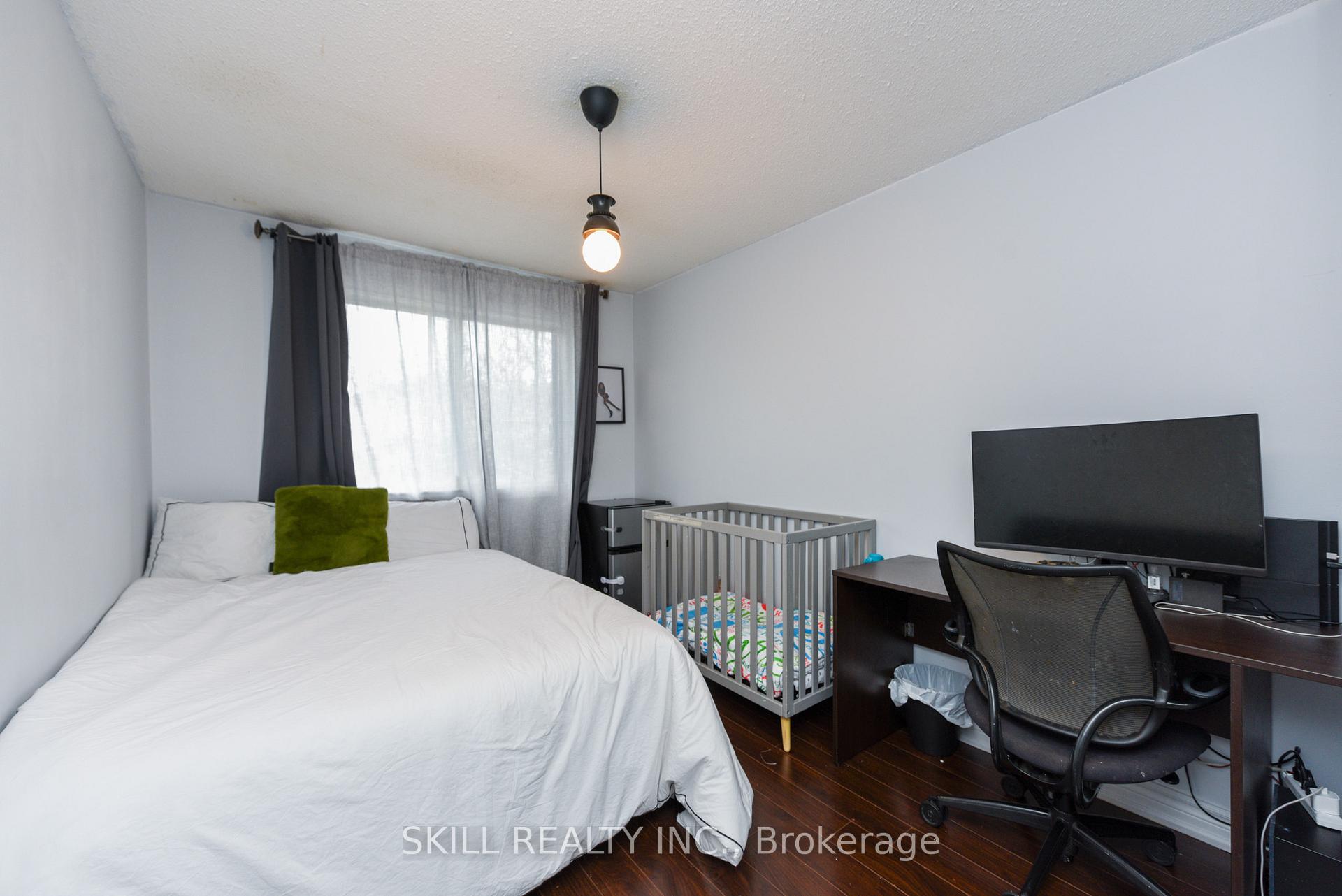 5 Bedrooms Condo at 7500 Goreway,  Mississauga For sale