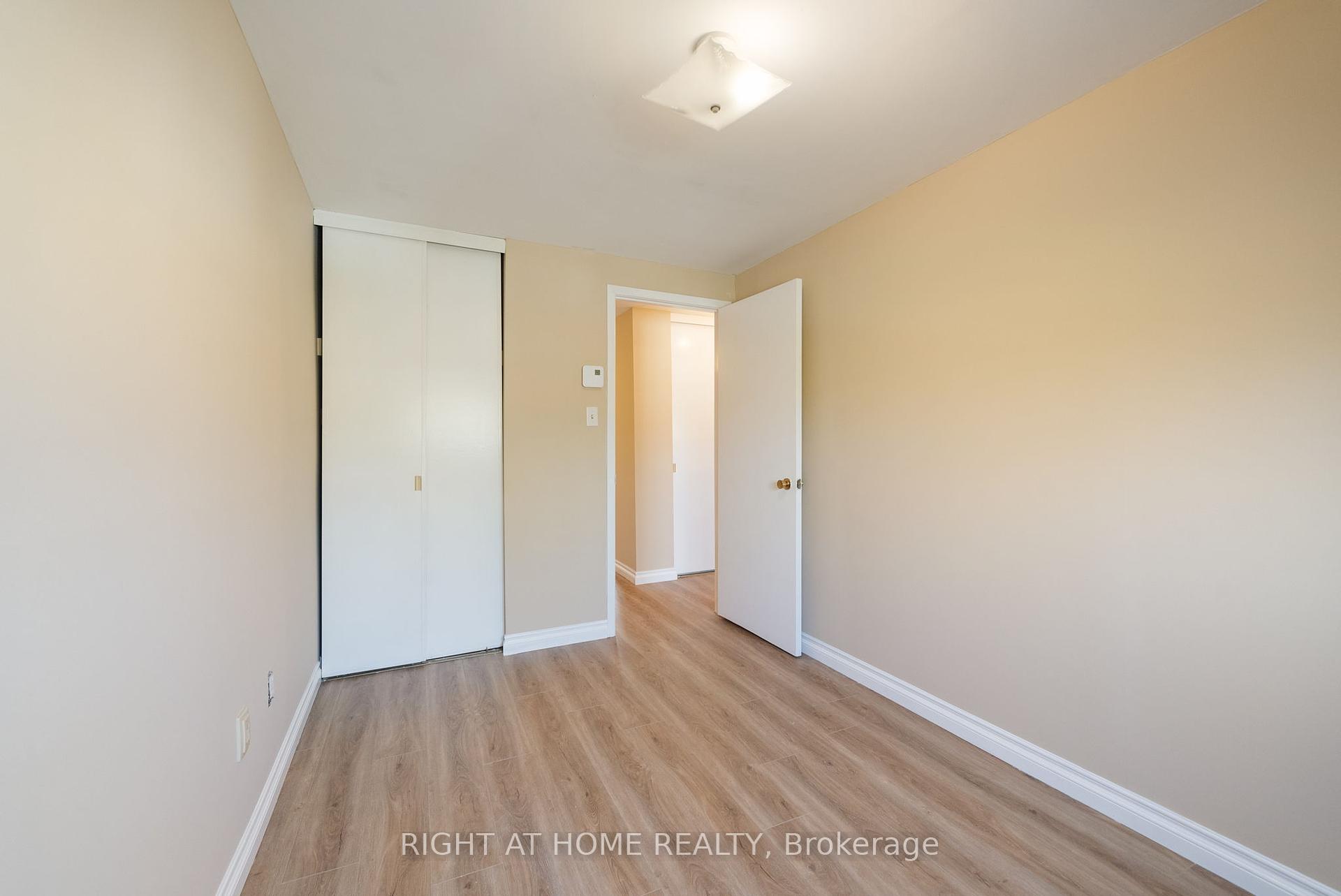 3 Bedrooms Condo at 121 Centennial, Toronto For sale