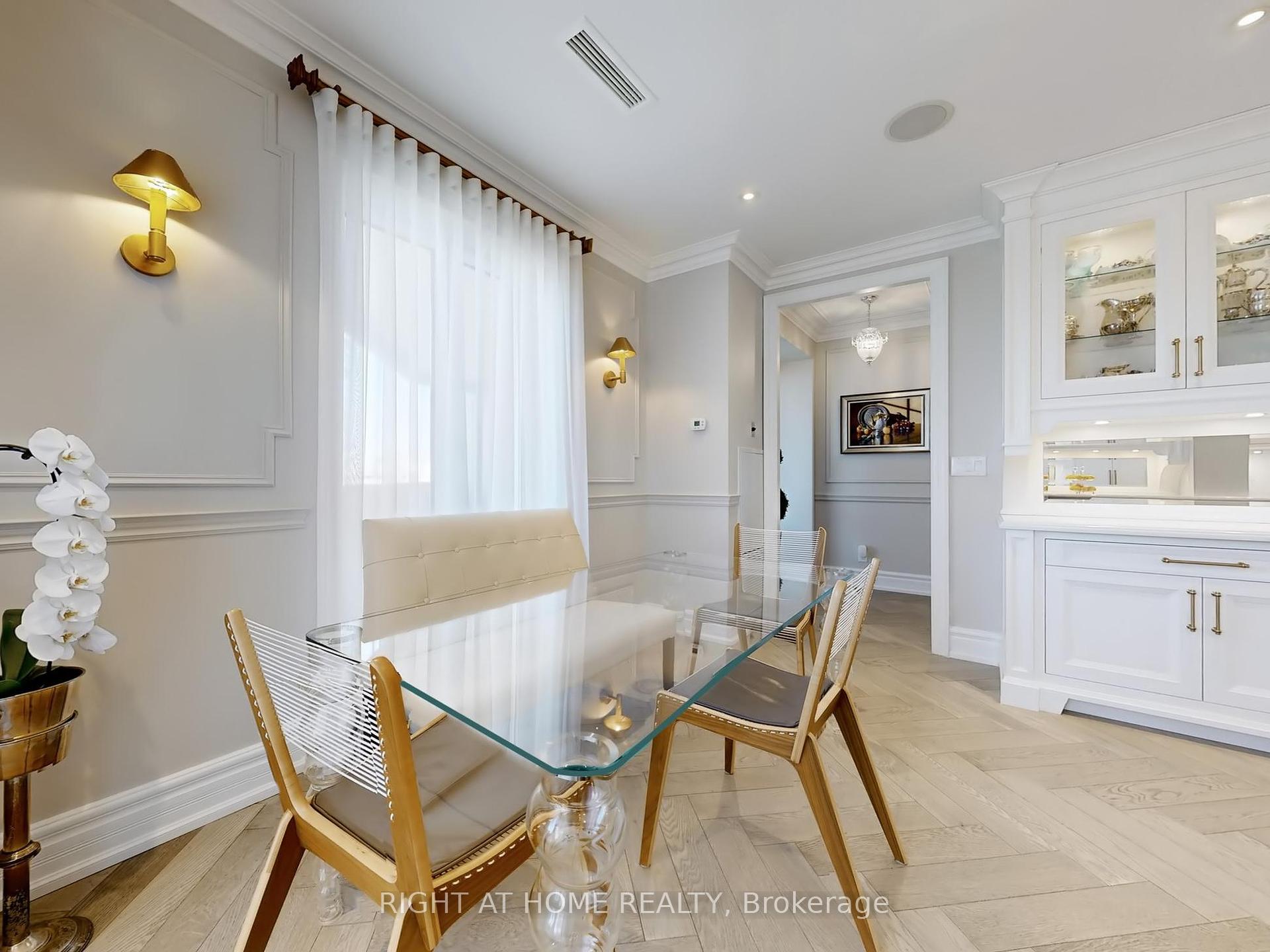 2 Bedrooms Condo at 2287 Lake Shore, Toronto For sale