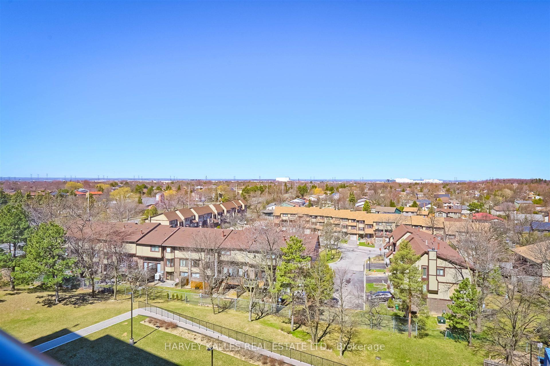 2 Bedrooms Condo at 2929 Aquitaine, Mississauga For sale