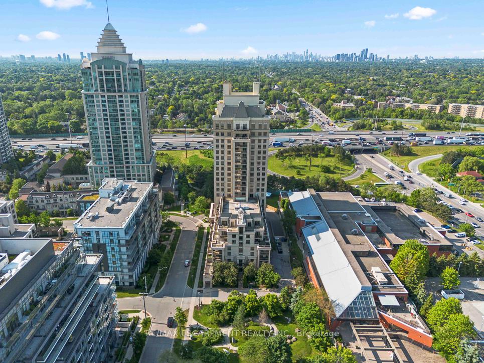 1 Bedroom Condo at 18 Kenaston, Toronto For sale