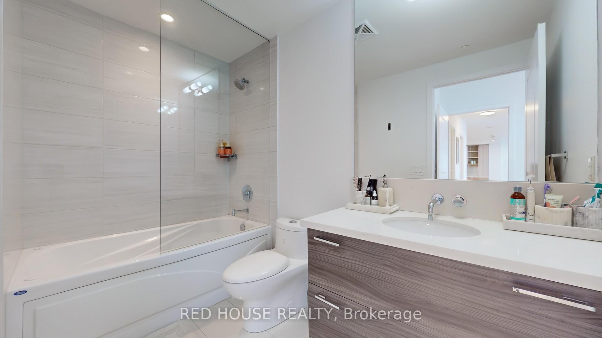 3 Bedrooms Condo at 33 Shore Breeze, Toronto For sale