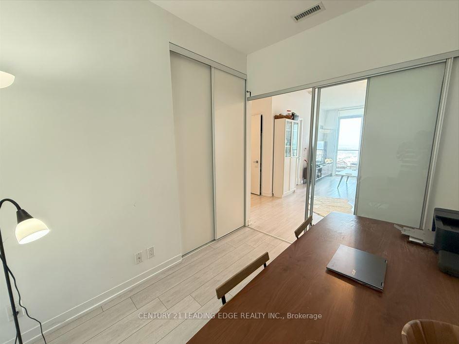 2 Bedrooms Condo at 950 Portage, Vaughan For sale