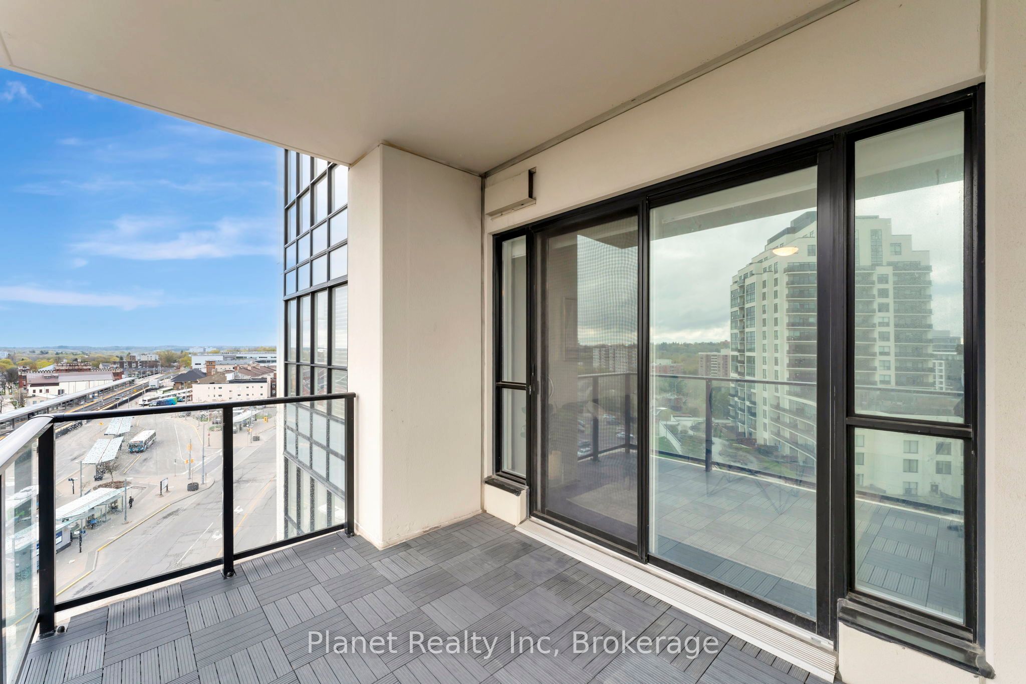 160 Macdonell Street, #906