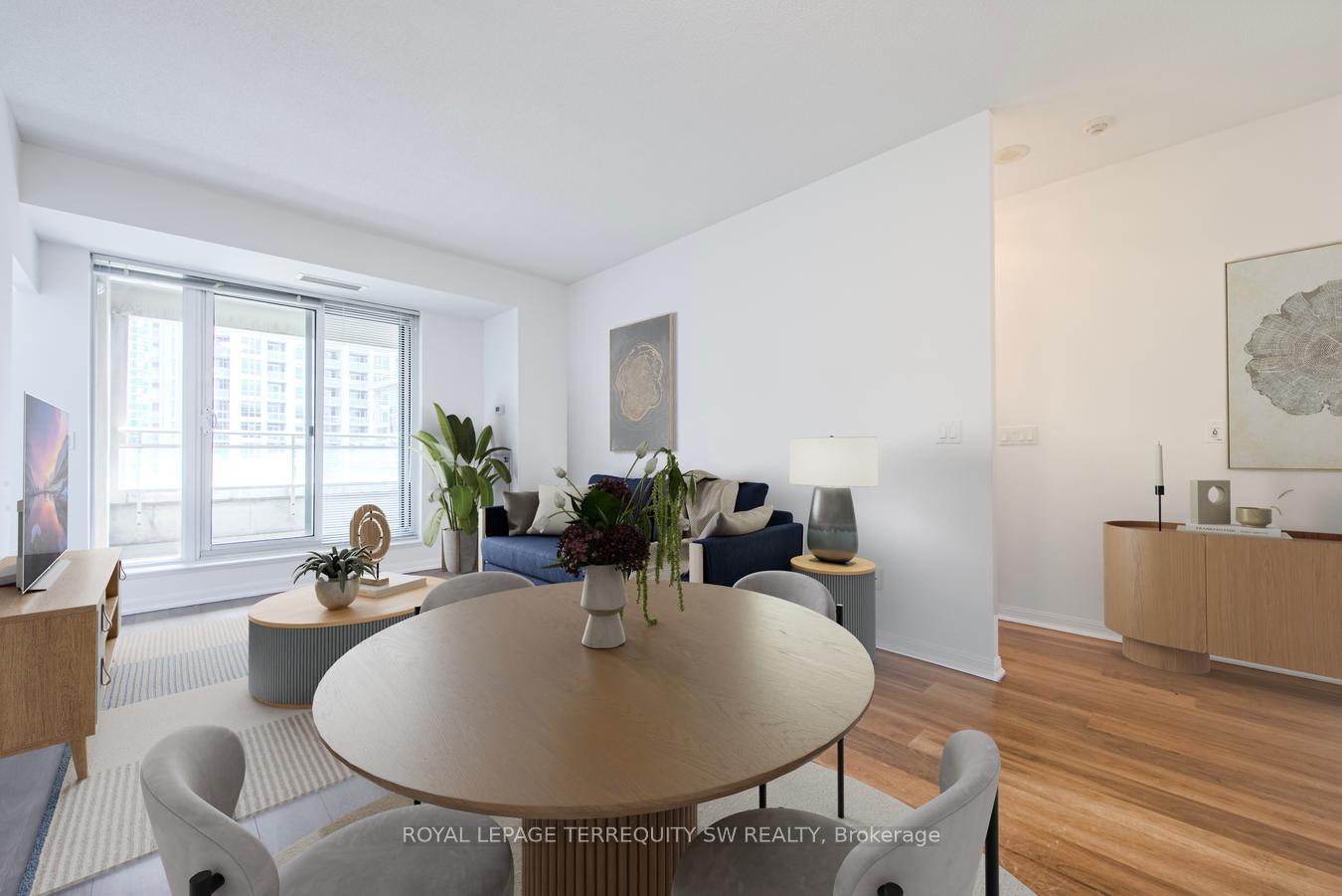 3 Bedrooms Condo at 628 Fleet, Toronto For sale