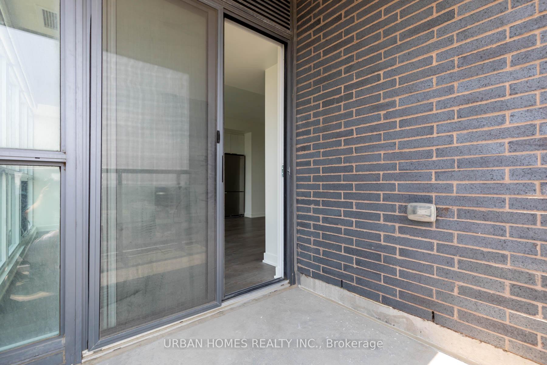 2 Bedrooms Condo at 2 Sonic, Toronto For sale