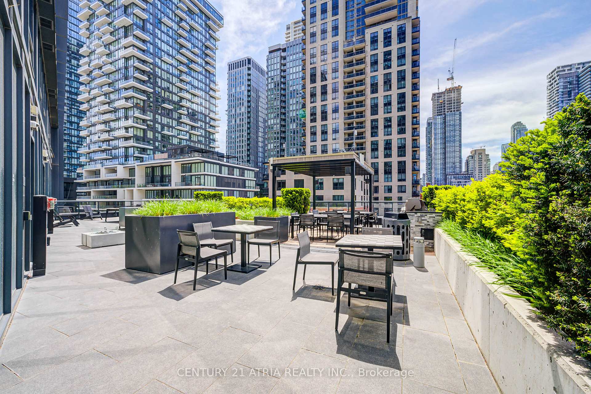 2 Bedrooms Condo at 60 Shuter, Toronto For sale