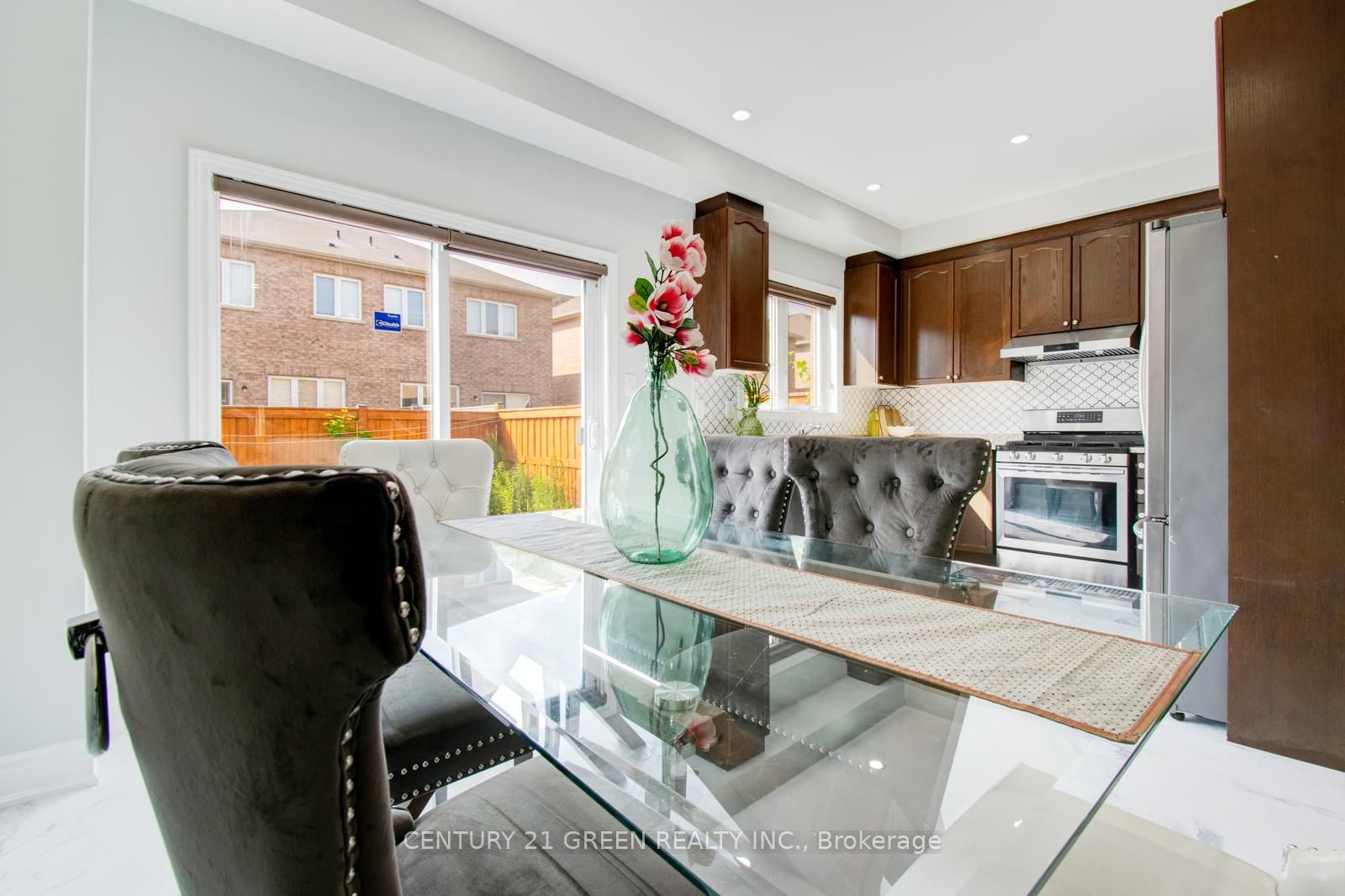 65 Yardley Crescent