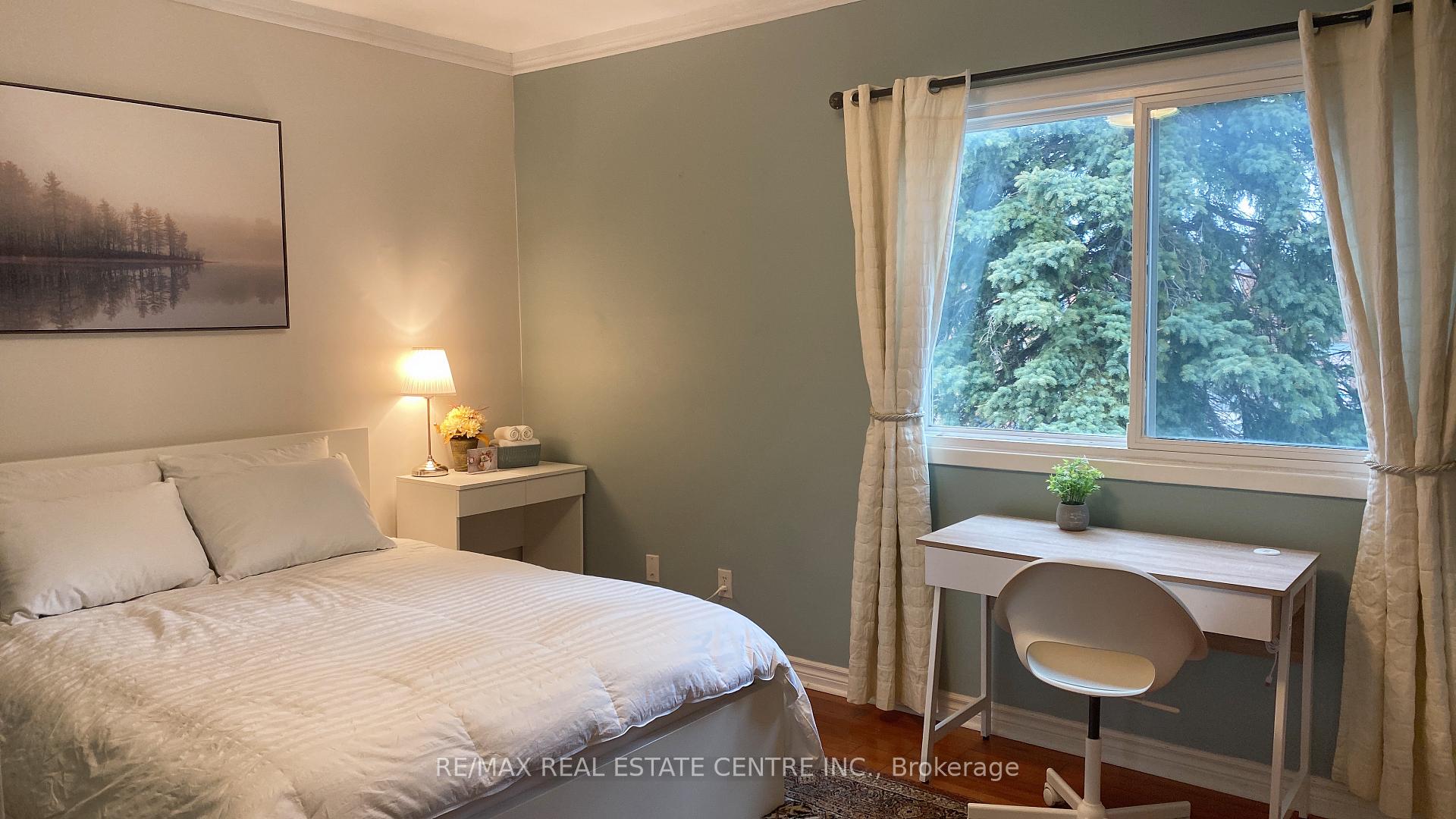 5 Bedrooms Condo at 34 San Roberto, Toronto For sale