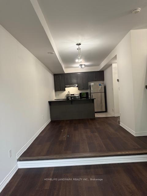 3 Bedrooms Condo at 15 Heron Park, Toronto For sale