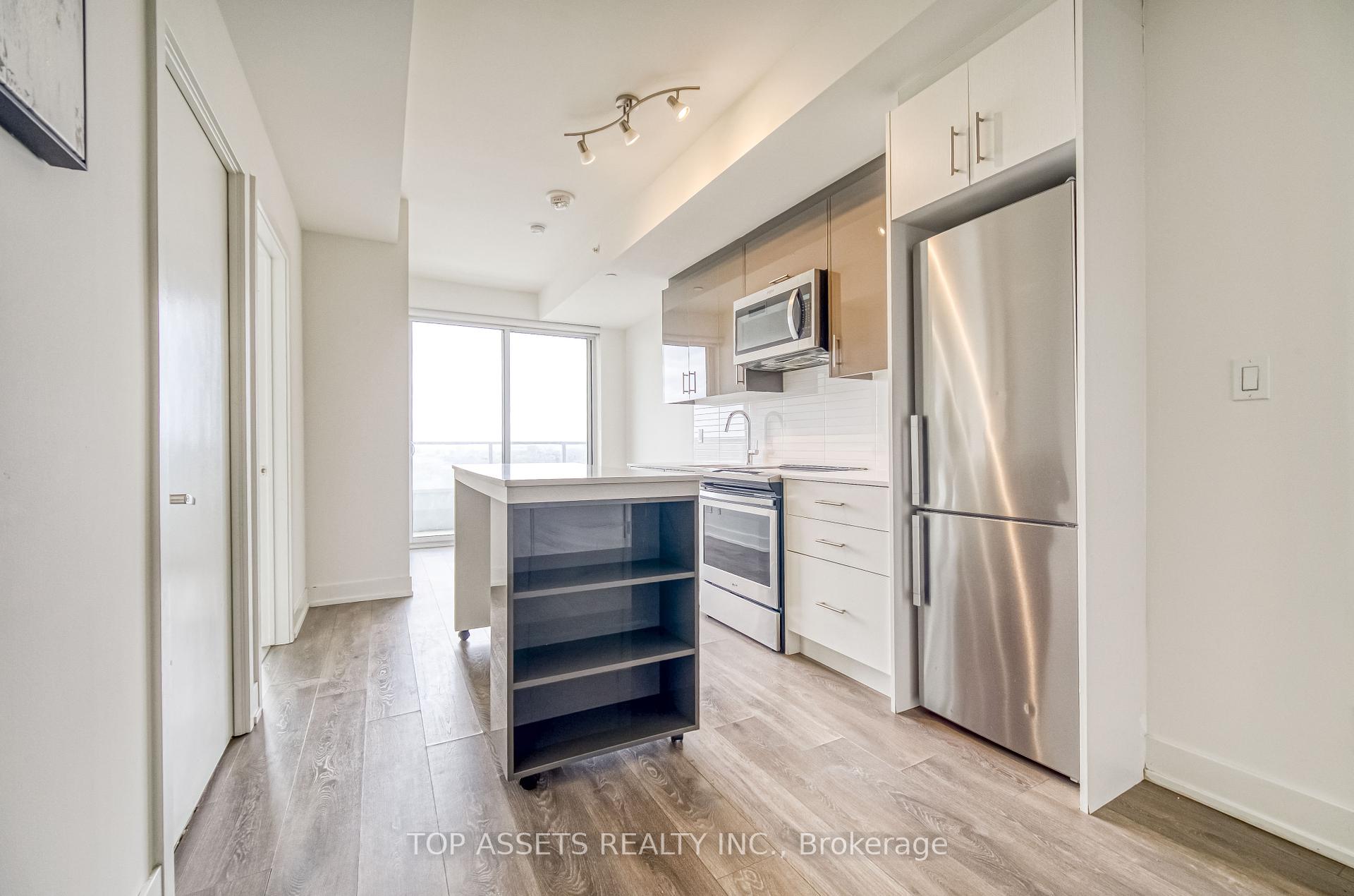 2 Bedrooms Condo at 180 Fairview Mall, Toronto For sale