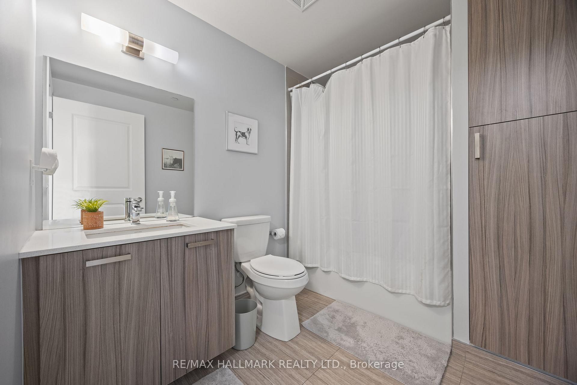 3 Bedrooms Condo at 1630 Queen, Toronto For sale