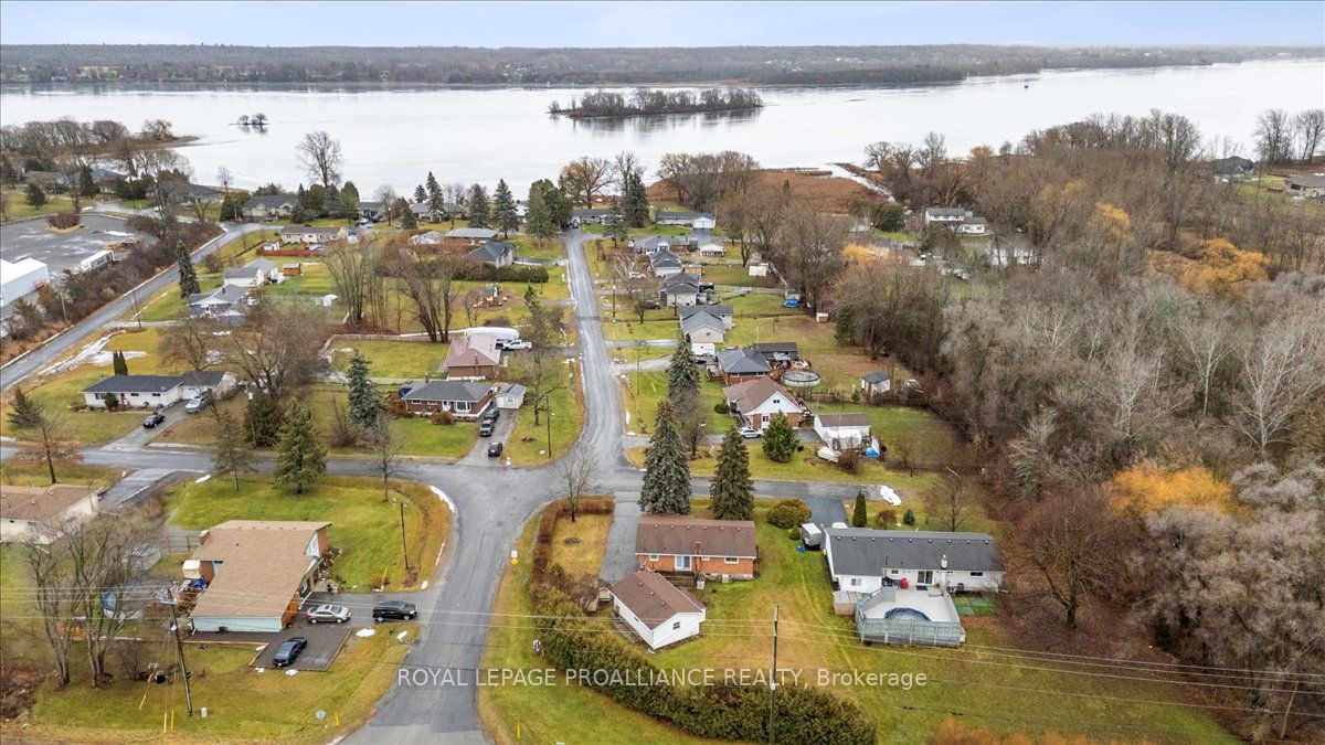 26 Highside Road, Quinte West, ON K8V 5P5