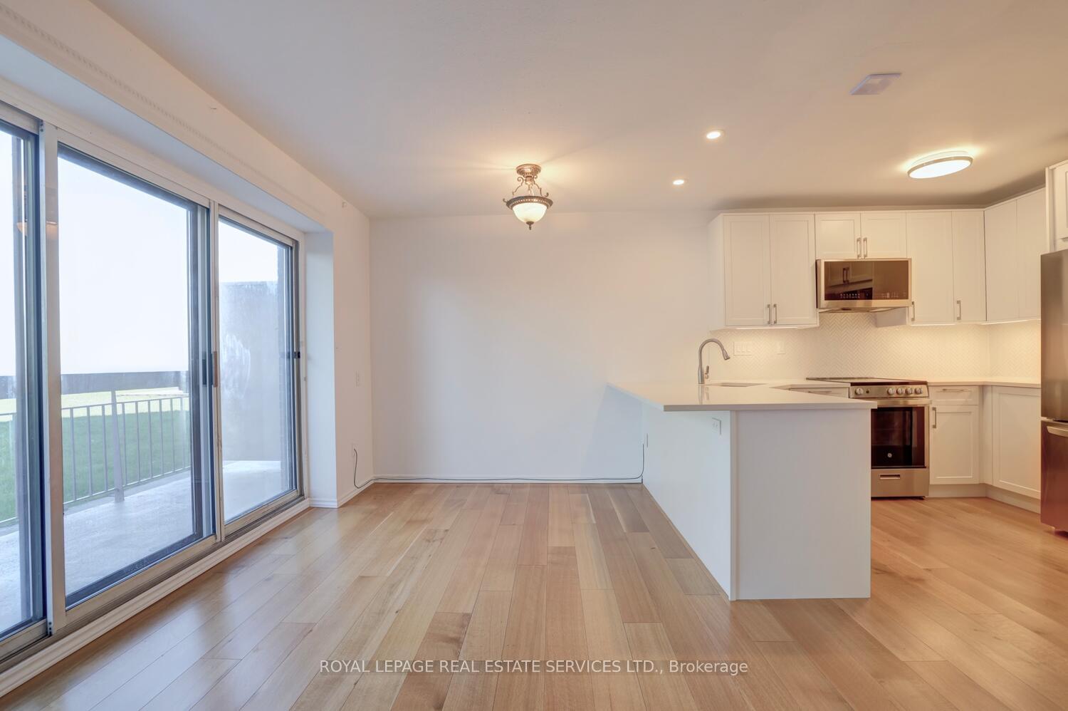 1 Bedroom Co-op at 41 Lake Shore, Toronto For sale