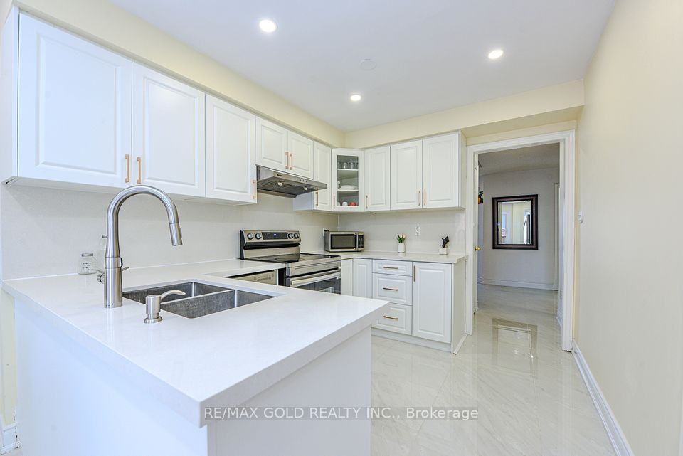 6828 Gracefield