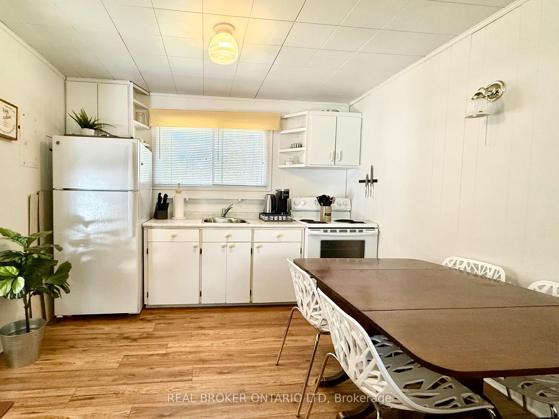 9684 Maylard Avenue, Lambton Shores, ON N0N 1J3