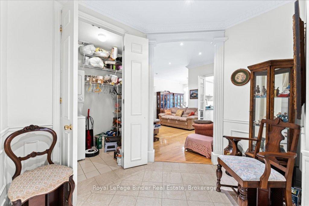 3 Bedrooms Condo at 88 Grandview,  Toronto For sale