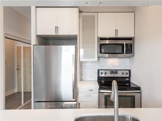 1 Bedroom Condo at 8 Scollard, Toronto For sale