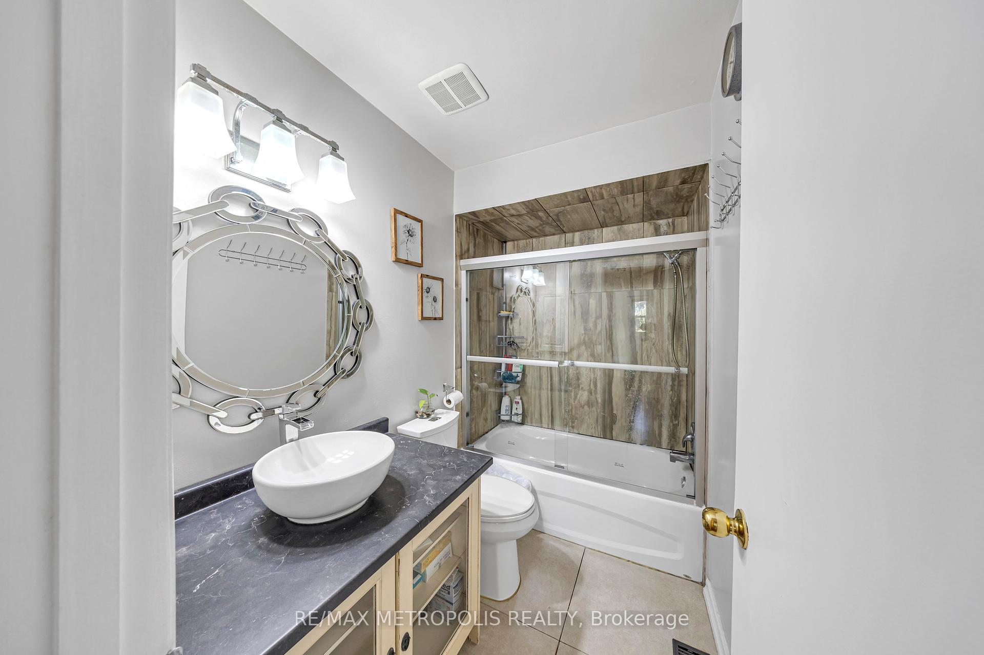 4 Bedrooms Condo at 2550 Birchmount, Toronto For sale