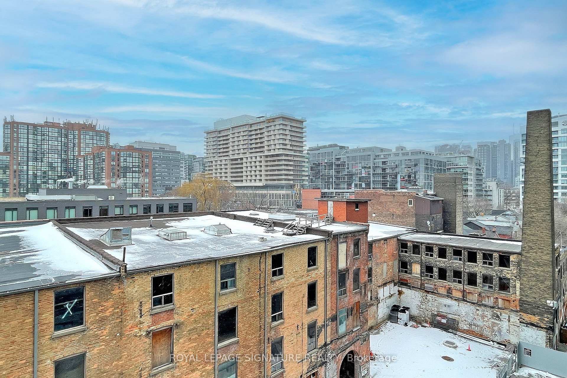 2 Bedrooms Condo at 9 Tecumseth, Toronto For sale