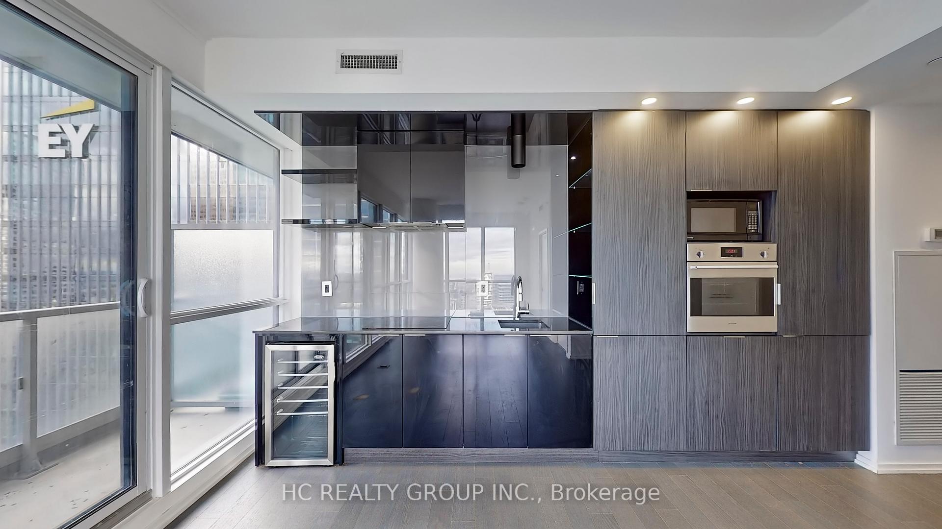 2 Bedrooms Condo at 70 Temperance, Toronto For sale