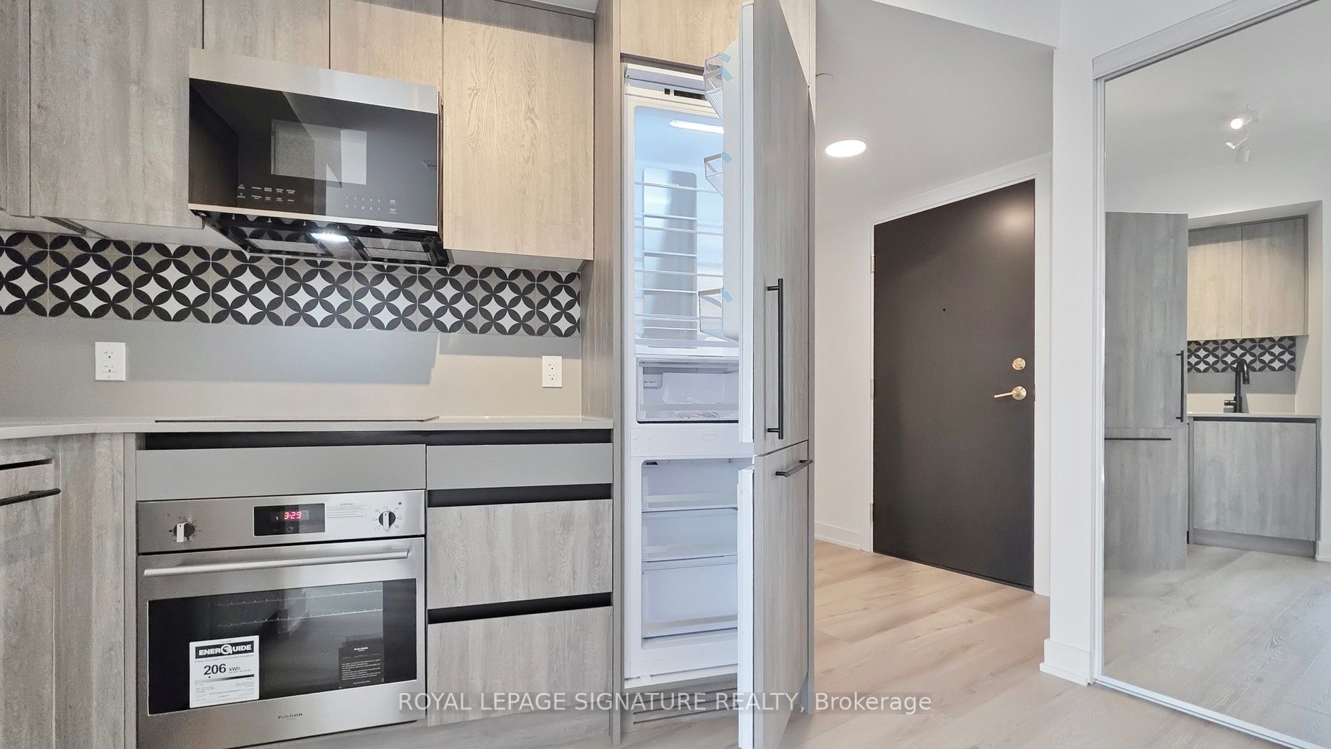 1200 Dundas Street W, #203