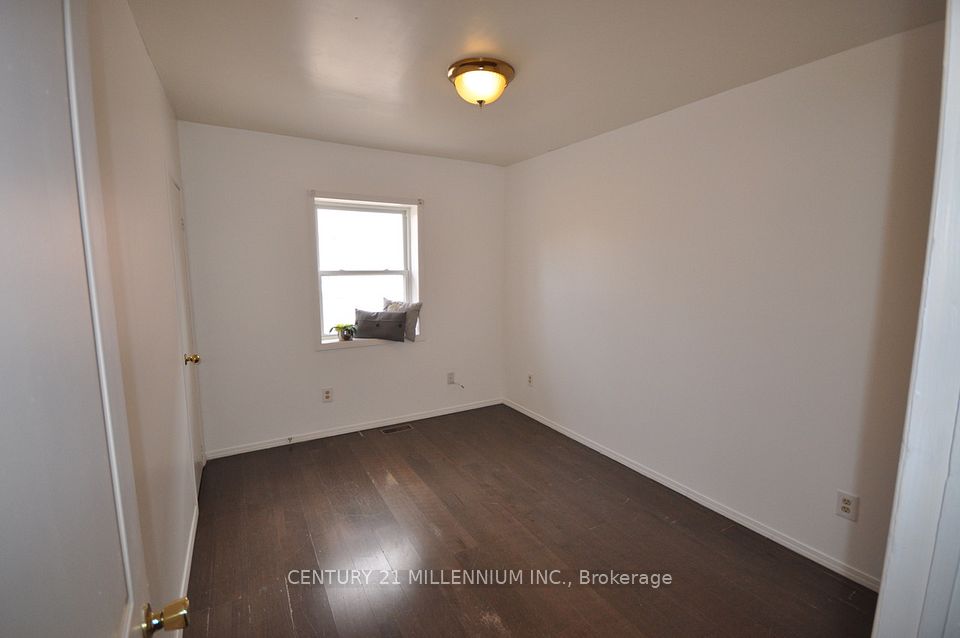 #Upper Level - 30 Corby Crescent, Brampton, ON L6Y 1H1