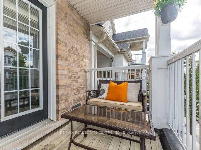 3 Bedrooms Condo at 601 Shoreline,  Mississauga For sale