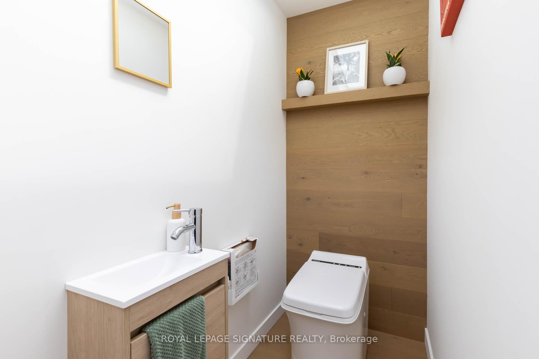 1 Bedroom Condo at 7 Brimley,  Toronto For sale