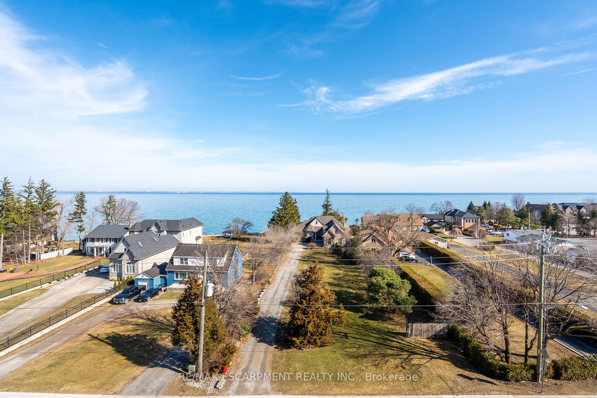 1 Bedroom Condo at 600 North Service, Hamilton For sale