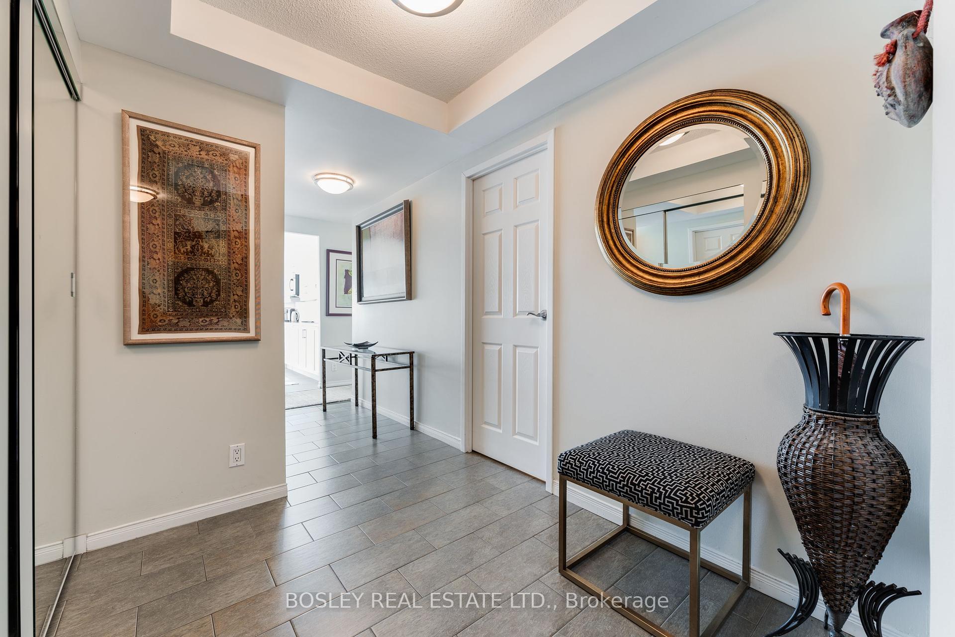 2 Bedrooms Condo at 10 Queens,  Toronto For sale