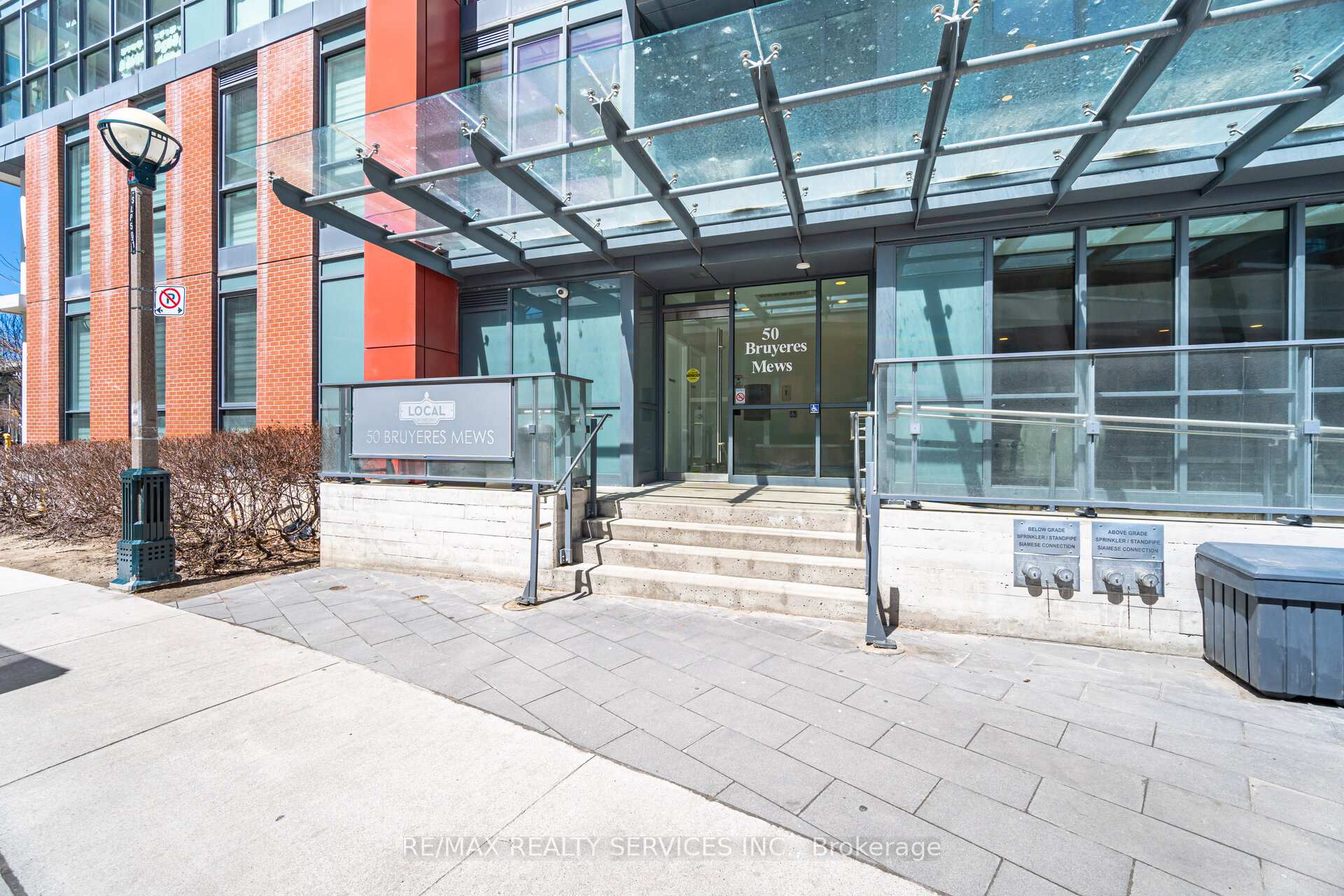 1 Bedroom Condo at 50 Bruyeres, Toronto For sale