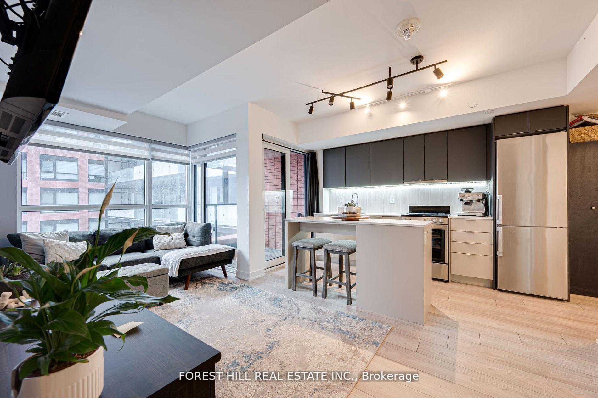 2 Bedrooms Condo at 8 Tippett, Toronto For sale
