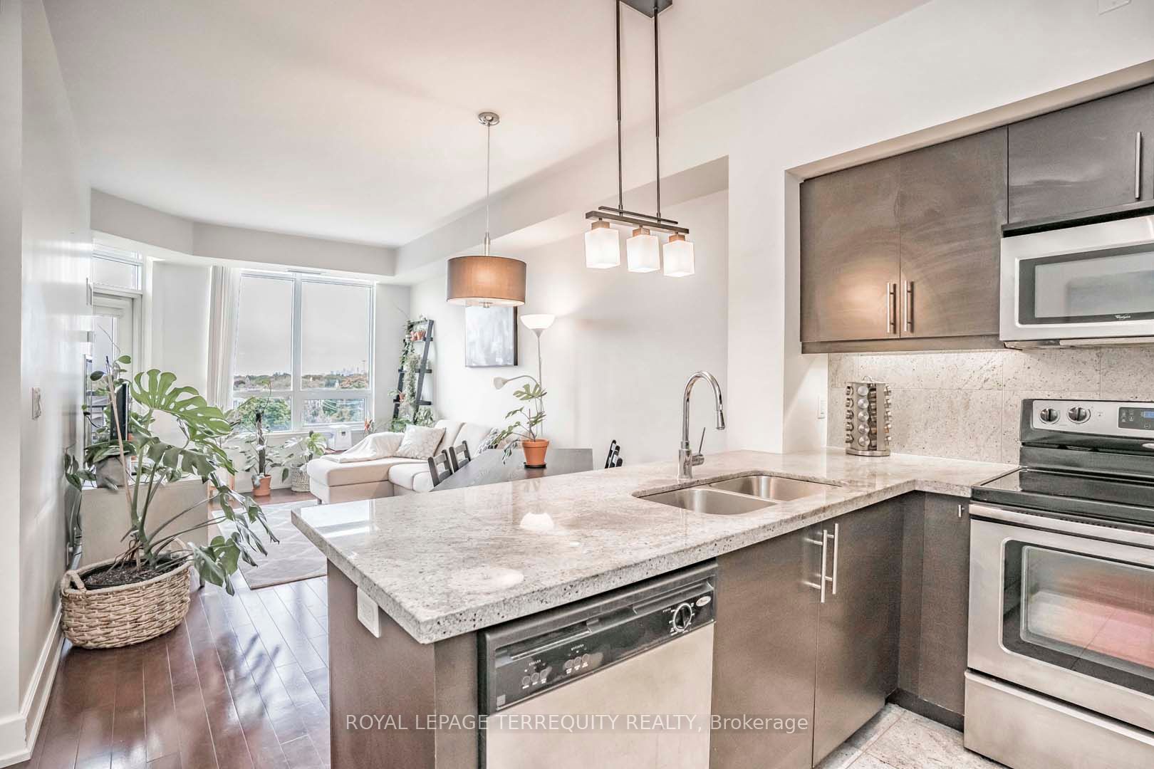 676 Sheppard Avenue E, #607
