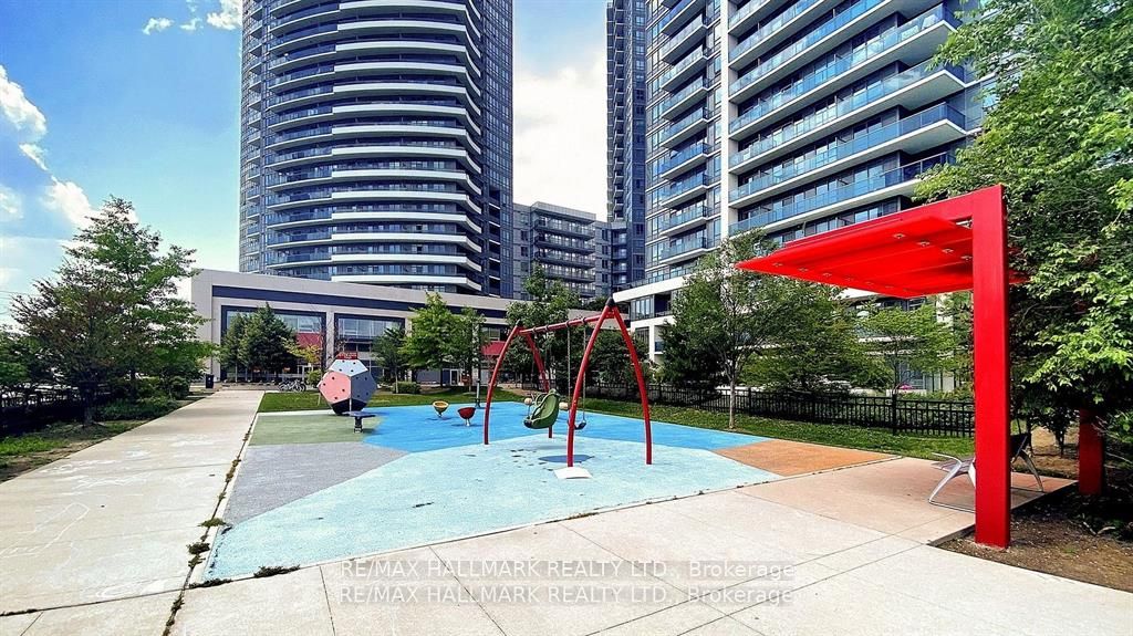 7161 Yonge Street, #2135