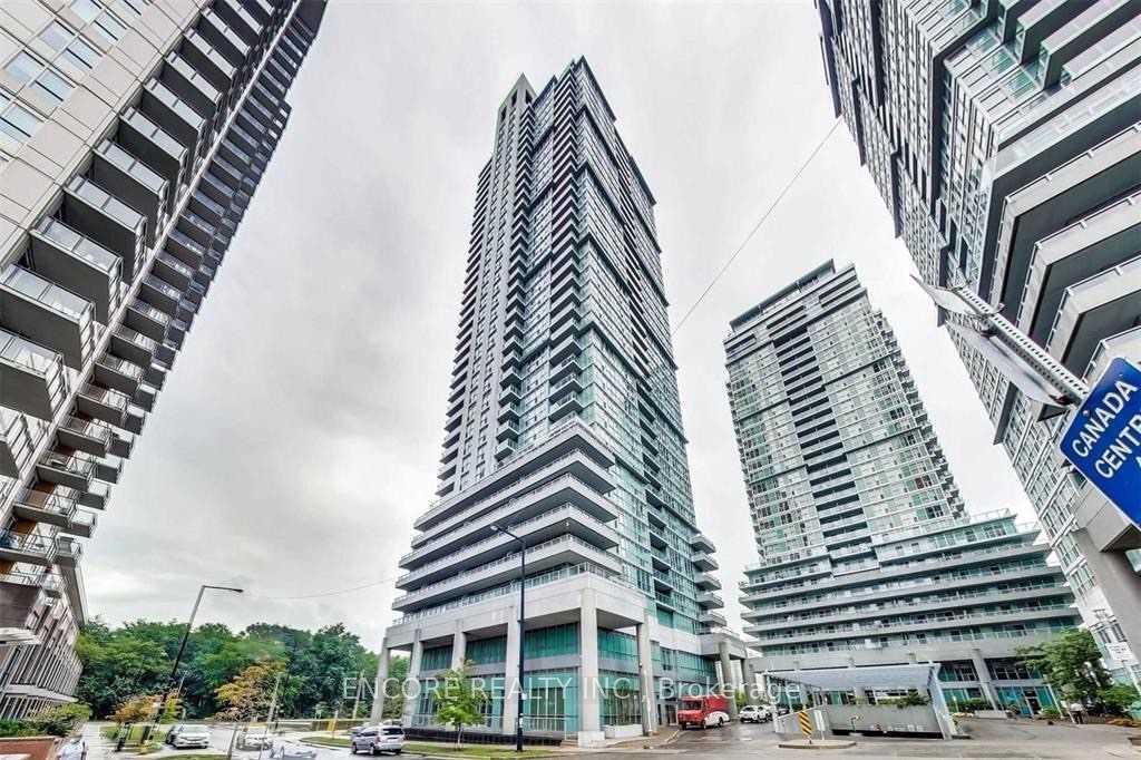 2 Bedrooms Condo at 70 Town Centre, Toronto For sale